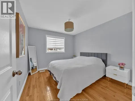 1045 Clover Avenue Windsor ON N8P 1V8