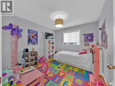 1045 Clover Avenue Windsor ON N8P 1V8