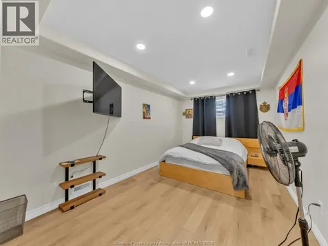 1045 Clover Avenue Windsor ON N8P 1V8