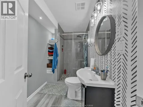 1045 Clover Avenue Windsor ON N8P 1V8