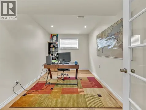 1045 Clover Avenue Windsor ON N8P 1V8
