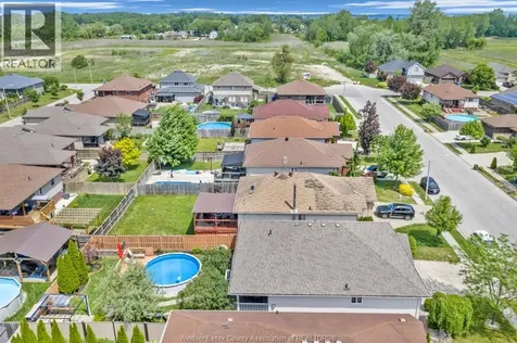 1045 Clover Avenue Windsor ON N8P 1V8