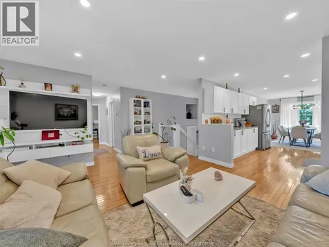 1045 Clover Avenue Windsor ON N8P 1V8