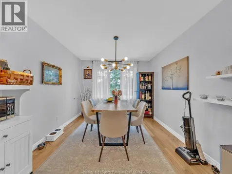 1045 Clover Avenue Windsor ON N8P 1V8