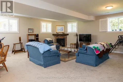 185 Mount Pleasant Street Brantford ON N3T 1T6