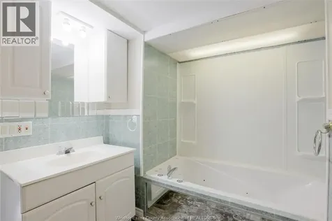 6887 Tecumseh Lakeshore ON N0R 1N0