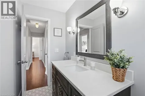 92 Watt Avenue Welland ON L3B 1J4