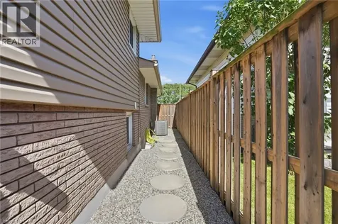 92 Watt Avenue Welland ON L3B 1J4