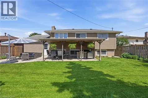 92 Watt Avenue Welland ON L3B 1J4