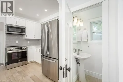 826 Beach Boulevard Hamilton ON L8H 6Z5