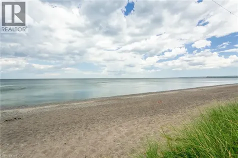 826 Beach Boulevard Hamilton ON L8H 6Z5