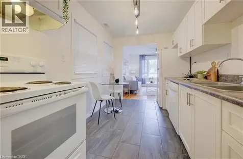 73 East 33rd Street Hamilton ON L8V 3T3