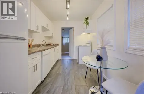73 East 33rd Street Hamilton ON L8V 3T3