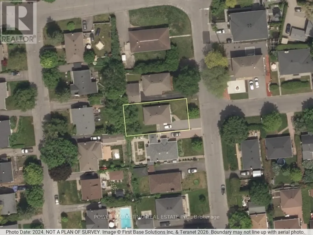 944 Eve Street Ottawa ON K1K 3R4