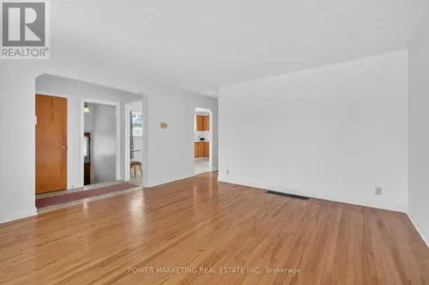 944 Eve Street Ottawa ON K1K 3R4