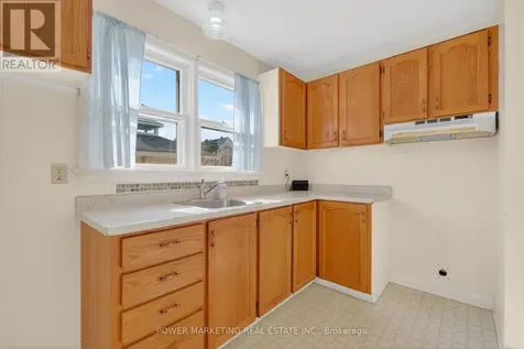 944 Eve Street Ottawa ON K1K 3R4