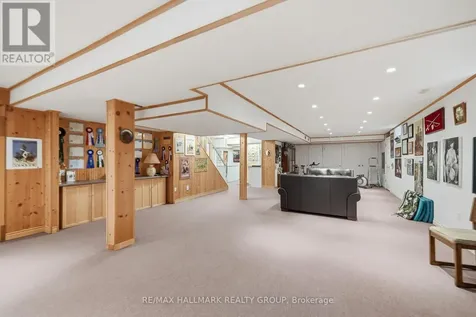 20 Halldorson Crescent Ottawa ON K2K 2C7