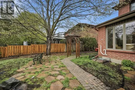20 Halldorson Crescent Ottawa ON K2K 2C7
