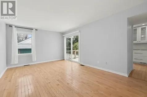5 Arundel Avenue Ottawa ON K1K 0B1