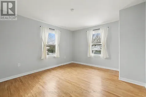 5 Arundel Avenue Ottawa ON K1K 0B1