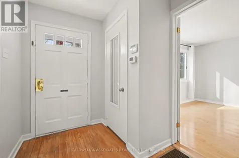 5 Arundel Avenue Ottawa ON K1K 0B1