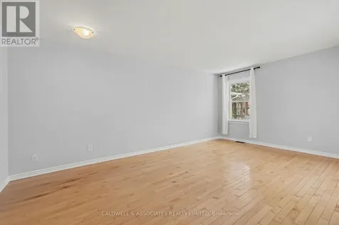 5 Arundel Avenue Ottawa ON K1K 0B1