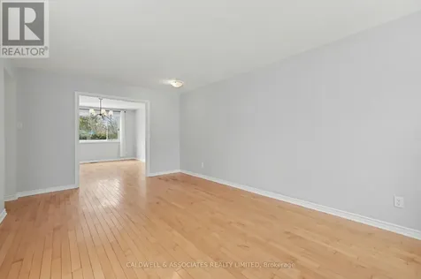 5 Arundel Avenue Ottawa ON K1K 0B1