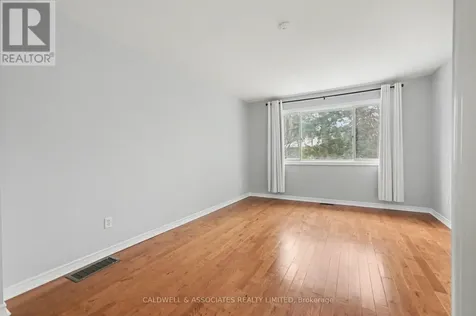5 Arundel Avenue Ottawa ON K1K 0B1