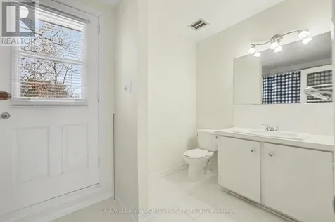 5 Arundel Avenue Ottawa ON K1K 0B1