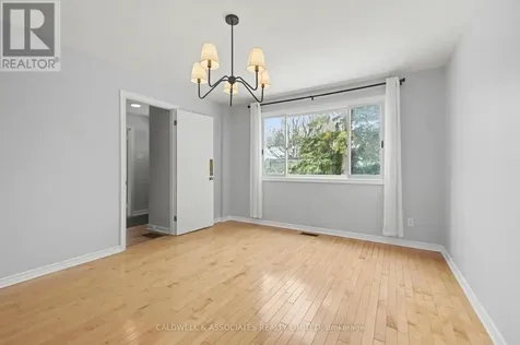 5 Arundel Avenue Ottawa ON K1K 0B1