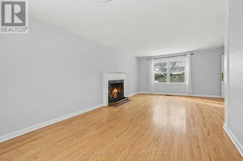 5 Arundel Avenue Ottawa ON K1K 0B1