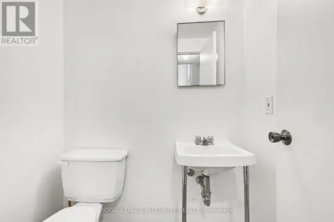 26A Lovell Lane Ottawa ON K2H 9B6