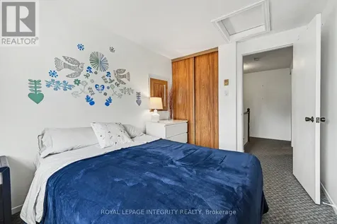26A Lovell Lane Ottawa ON K2H 9B6