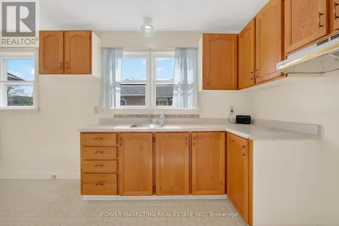 944 Eve Street Ottawa ON K1K 3R4