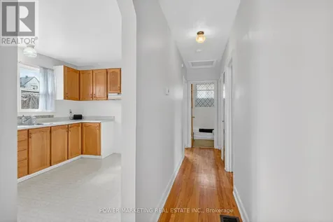 944 Eve Street Ottawa ON K1K 3R4