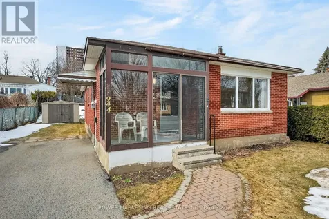 944 Eve Street Ottawa ON K1K 3R4