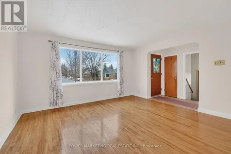 944 Eve Street Ottawa ON K1K 3R4