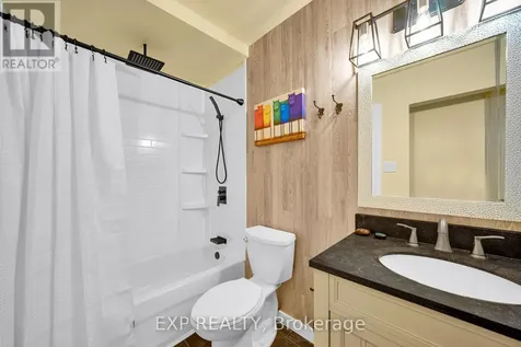 6431 Timothy Court Ottawa ON K1C 3E5