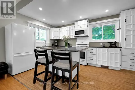 478 Lawson Avenue Ottawa ON K1K 1R5