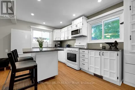 478 Lawson Avenue Ottawa ON K1K 1R5