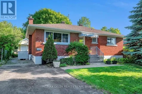 478 Lawson Avenue Ottawa ON K1K 1R5