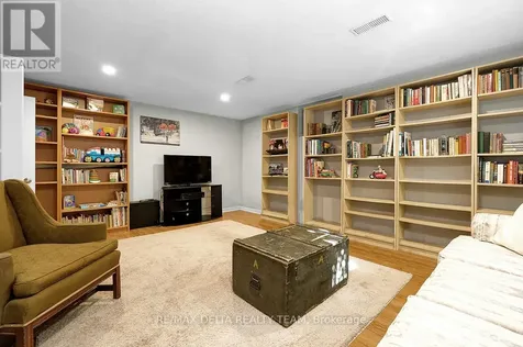 478 Lawson Avenue Ottawa ON K1K 1R5