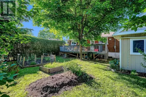 478 Lawson Avenue Ottawa ON K1K 1R5