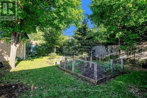 478 Lawson Avenue Ottawa ON K1K 1R5