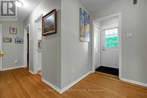 478 Lawson Avenue Ottawa ON K1K 1R5