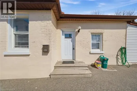 103 Queen Street Brantford ON N3T 3C1