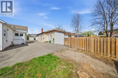 103 Queen Street Brantford ON N3T 3C1