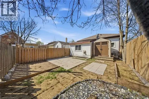 103 Queen Street Brantford ON N3T 3C1