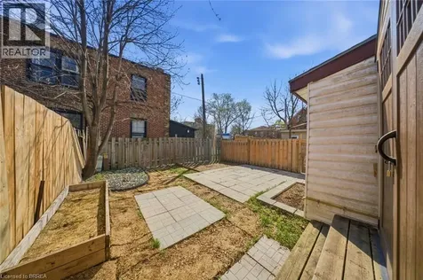103 Queen Street Brantford ON N3T 3C1