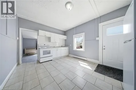 103 Queen Street Brantford ON N3T 3C1